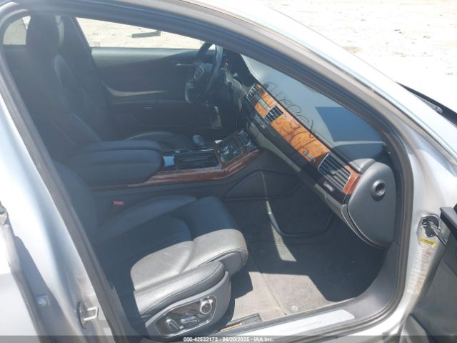 2011 AUDI A8 L WAURVAFD4BN019033 Photo 4