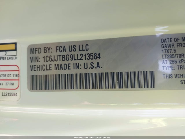 1C6JJTBG9LL213584 Jeep 2020