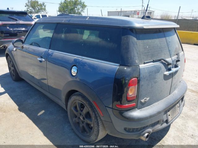 2010 MINI COOPER S CLUBMAN WMWMM3C53ATP76411 Photo 2