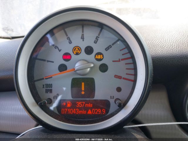 2010 MINI COOPER S CLUBMAN WMWMM3C53ATP76411 Photo 6