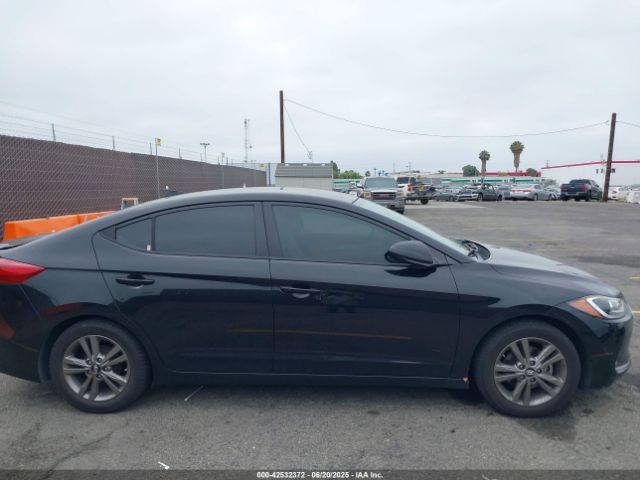 5NPD84LF0HH016084 Hyundai 2017