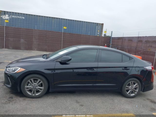 5NPD84LF0HH016084 Hyundai 2017