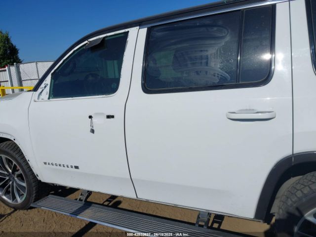 1C4SJVDT1NS114768 Jeep 2022