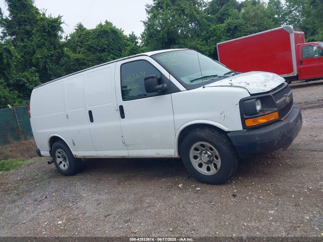 Chevrolet Express 1500 Work Van 2014 1GCSGAFX3E1136493 Image 14