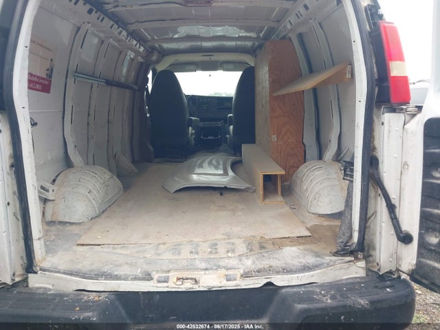 Chevrolet Express 1500 Work Van 2014 1GCSGAFX3E1136493 Image 8