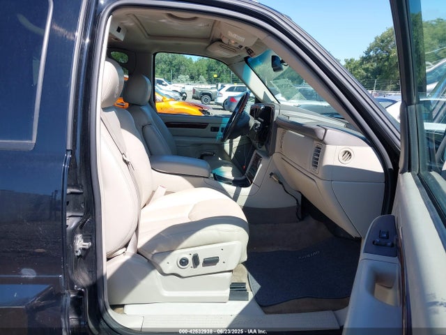 2005 CADILLAC ESCALADE ESV 3GYFK66N55G139984 Photo 4