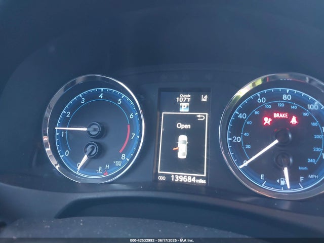 42532992 :رقم المزاد ، 5YFBURHE6HP643066 vin ، 2017 Toyota Corolla Se مزاد بيع