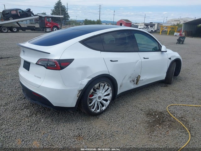7SAYGDEF9NF399019 Tesla Model Y