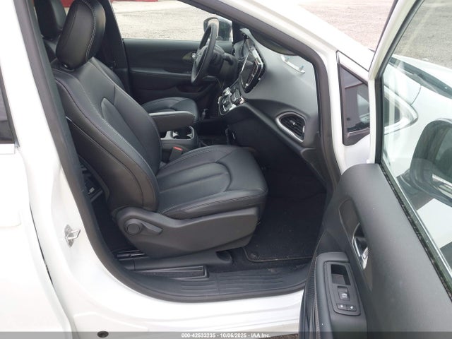 Chrysler 2025 2025 2C4RC1BG7SR509591 Image 5