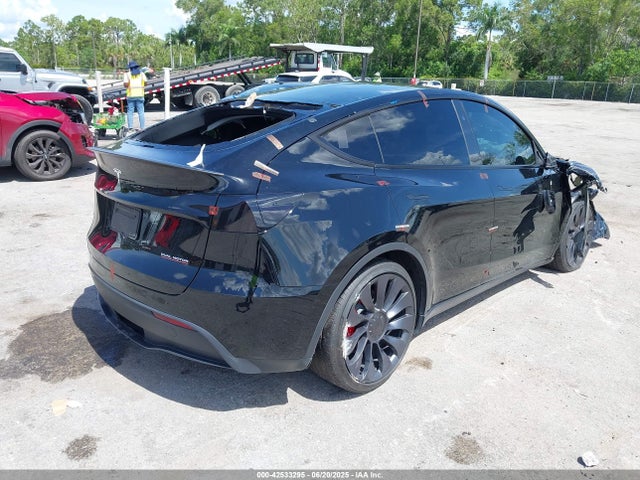 2024 TESLA MODEL Y 7SAYGDEF3RA270650 Photo 3