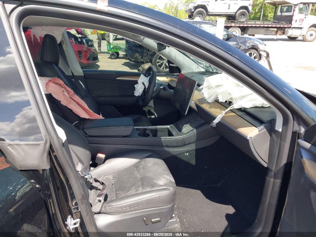 2024 TESLA MODEL Y 7SAYGDEF3RA270650 Photo 4