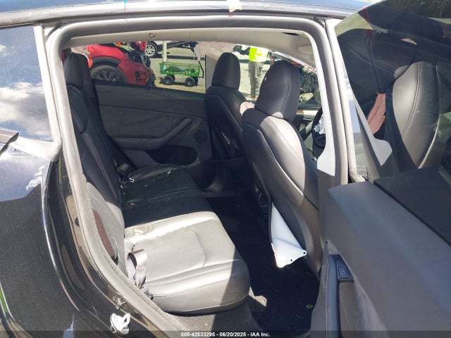 2024 TESLA MODEL Y 7SAYGDEF3RA270650 Photo 7
