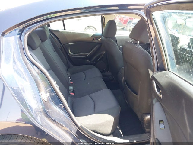 3MZBM1U74FM211067 Mazda pe