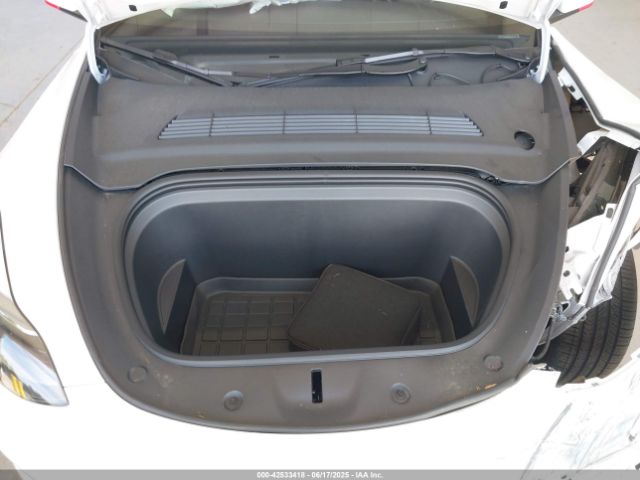 2024 TESLA MODEL Y 7SAYGDEF1RF056775 Photo 9