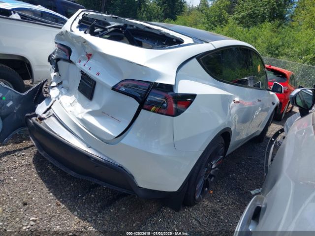 2024 TESLA MODEL Y 7SAYGDEF1RF056775 Photo 3