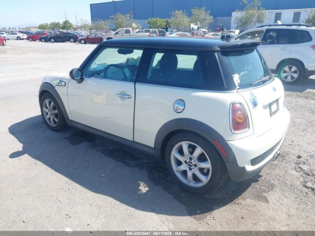 2009 MINI COOPER S WMWMF73519TW88230 Photo 2