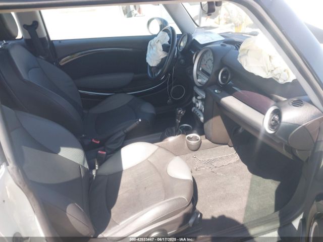 2009 MINI COOPER S WMWMF73519TW88230 Photo 4
