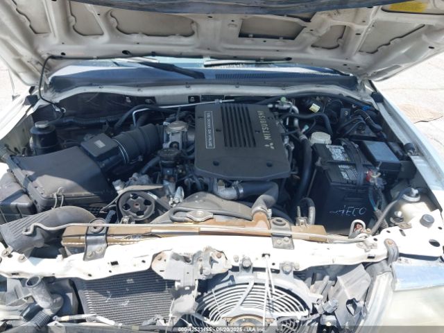 2000 MITSUBISHI MONTERO SPORT JA4LS31H1YP036855 Photo 9