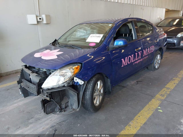Nissan 2014 2014 3N1CN7AP0EL853949 Image 2