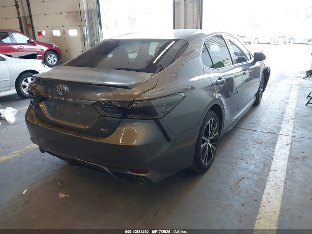 4T1B11HKXJU645942 Toyota CAMRY SE