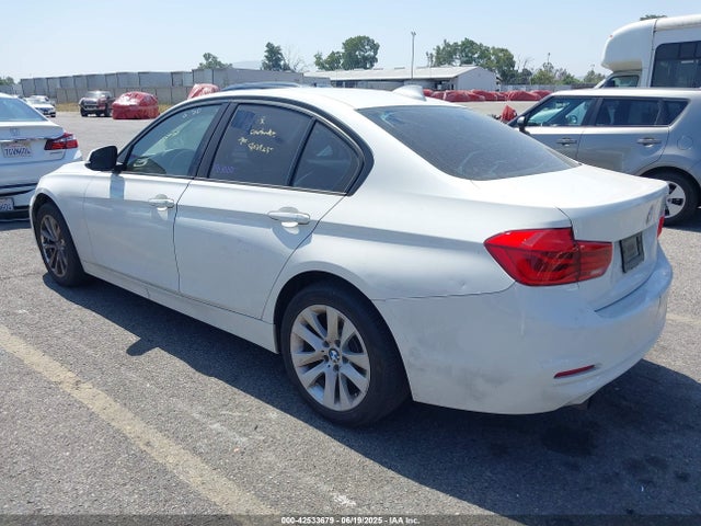 BMW 320i 2016 WBA8E1G55GNT33655 Image 3