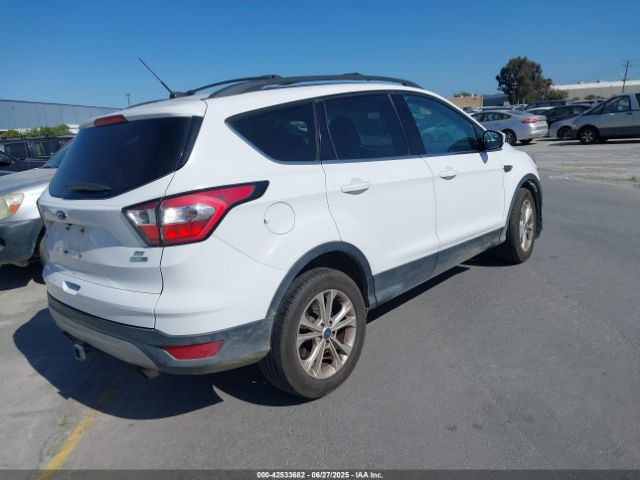2018 FORD ESCAPE 1FMCU9GD5JUA97877 Photo 3