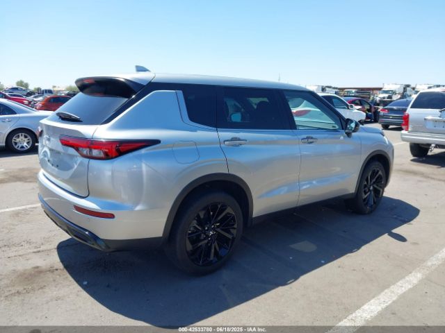 2022 MITSUBISHI OUTLANDER JA4J3UA8XNZ069671 Photo 3