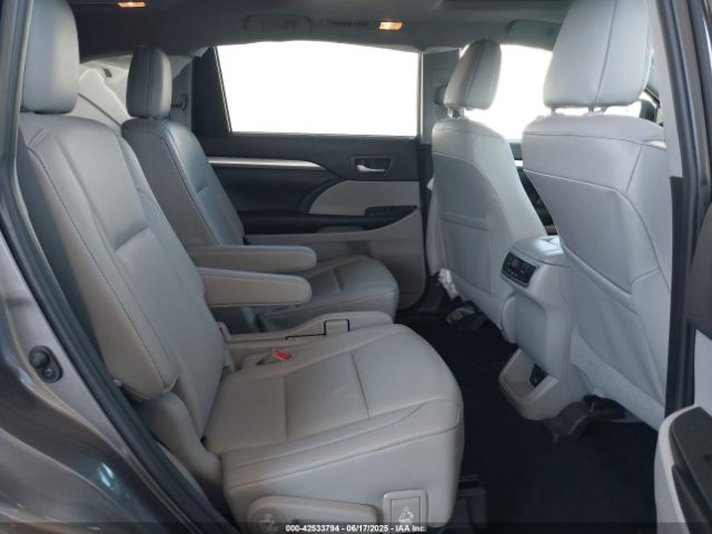 5TDKZRFH1KS574932 Toyota 2gr-fks