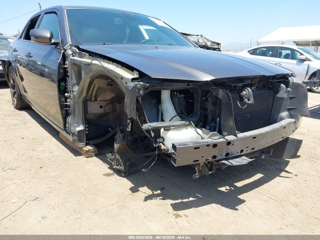 Chrysler 2019 2019 2C3CCABG7KH562811 Image 6