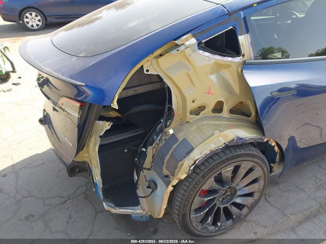 2023 TESLA MODEL Y 7SAYGDEF3PF624098 Photo 5