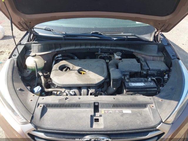 KM8J23A47HU268187 Hyundai TUCSON SE