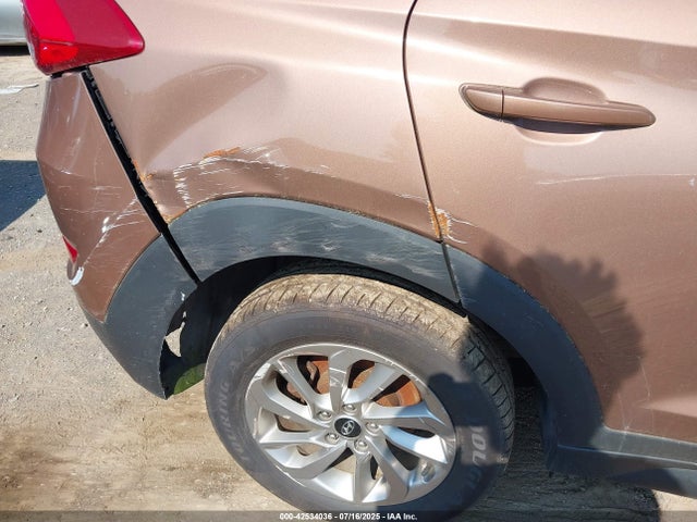 KM8J23A47HU268187 Hyundai TUCSON SE