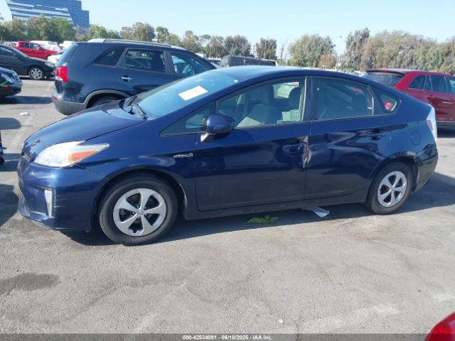 JTDKN3DU3E0369368 Toyota Prius Two