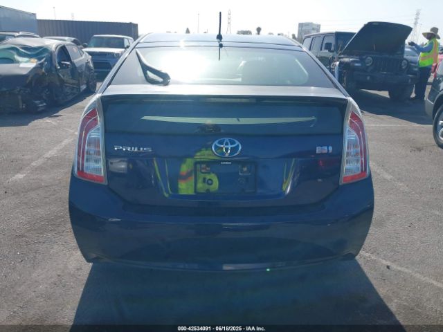 JTDKN3DU3E0369368 Toyota Prius Two