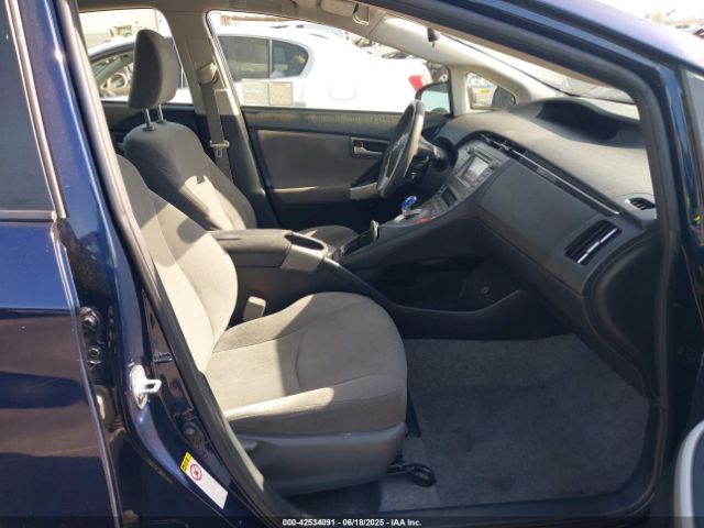 JTDKN3DU3E0369368 Toyota Prius Two