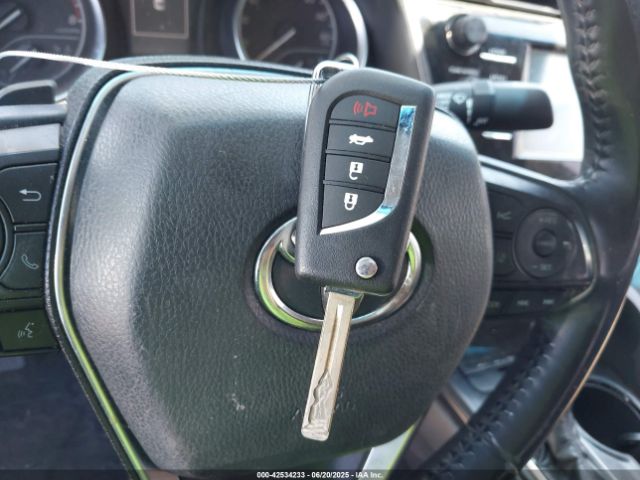 2018 TOYOTA CAMRY 4T1B11HK0JU052140 Photo 10