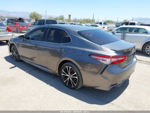 2018 TOYOTA CAMRY 4T1B11HK0JU052140 Photo 2