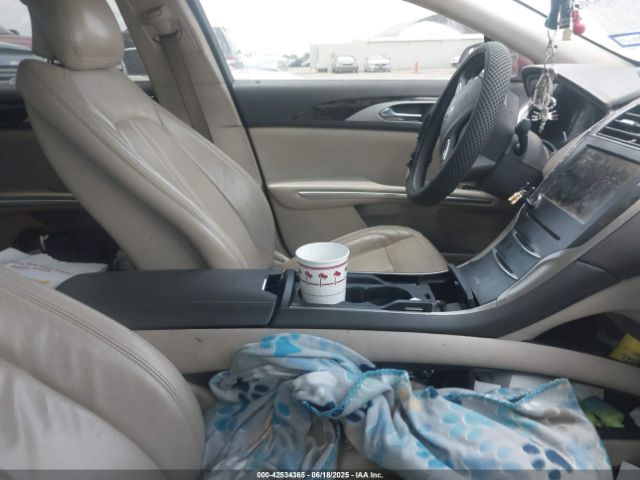 3LN6L2LU1GR632328 Lincoln 2016