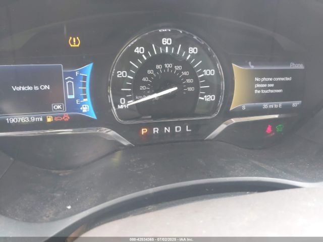 3LN6L2LU1GR632328 Lincoln 2016