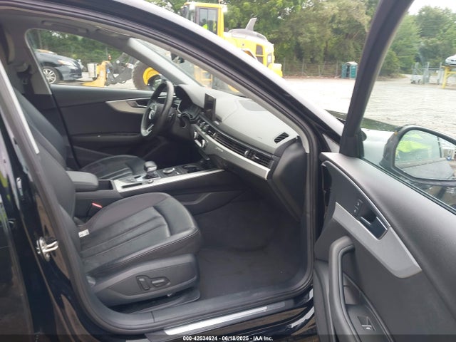 2017 AUDI A4 WAUANAF47HN006377 Photo 4