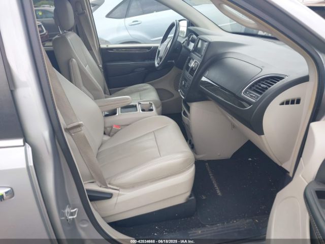 2C4RC1BG8ER468490 Chrysler Town and Country