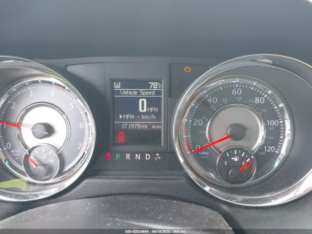 2C4RC1BG8ER468490 Chrysler Town and Country