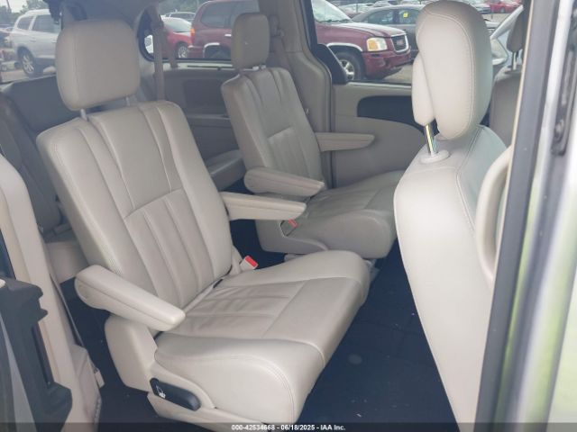 2C4RC1BG8ER468490 Chrysler Town and Country