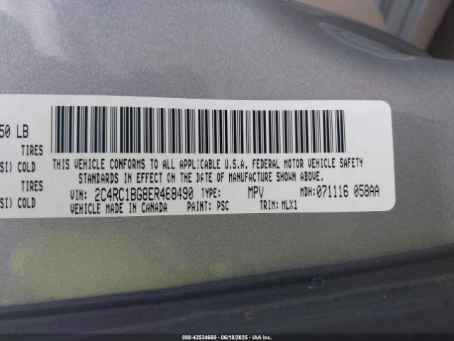 2C4RC1BG8ER468490 Chrysler Town and Country