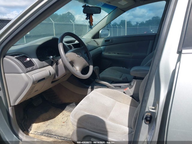42535073 :رقم المزاد ، 4T1BE32K32U076989 vin ، 2002 Toyota Camry Le/xle/se مزاد بيع