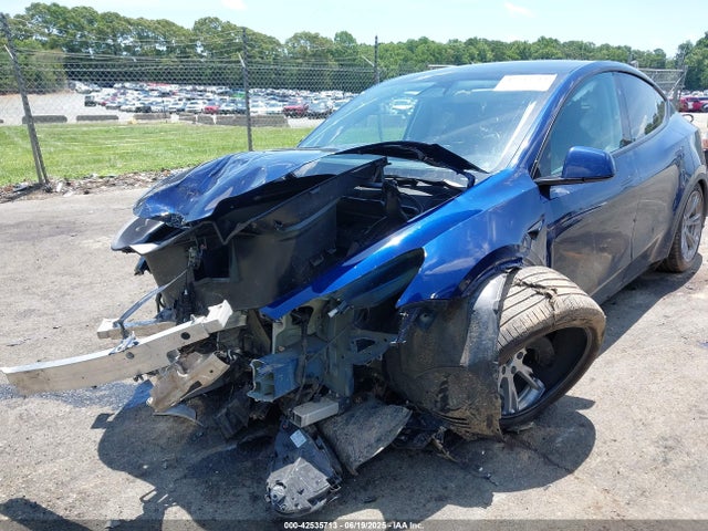 2024 TESLA MODEL Y 7SAYGDEE6RA233325 Photo 1