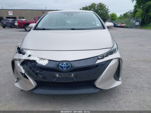 JTDKARFP8H3057054 Toyota Prius Prime Plus