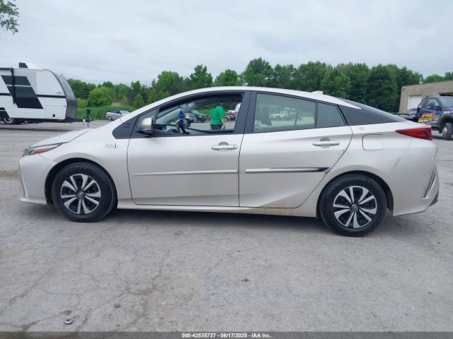JTDKARFP8H3057054 Toyota Prius Prime Plus