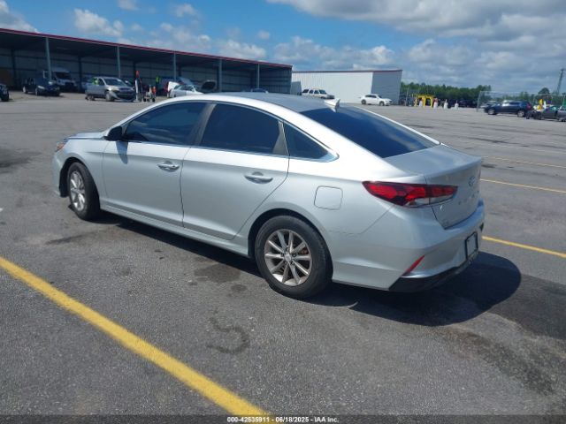 2019 HYUNDAI SONATA 5NPE24AF2KH768613 Photo 2