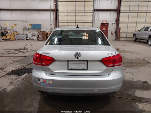 Volkswagen Passat 2014 1VWBN7A31EC115270 Image 16
